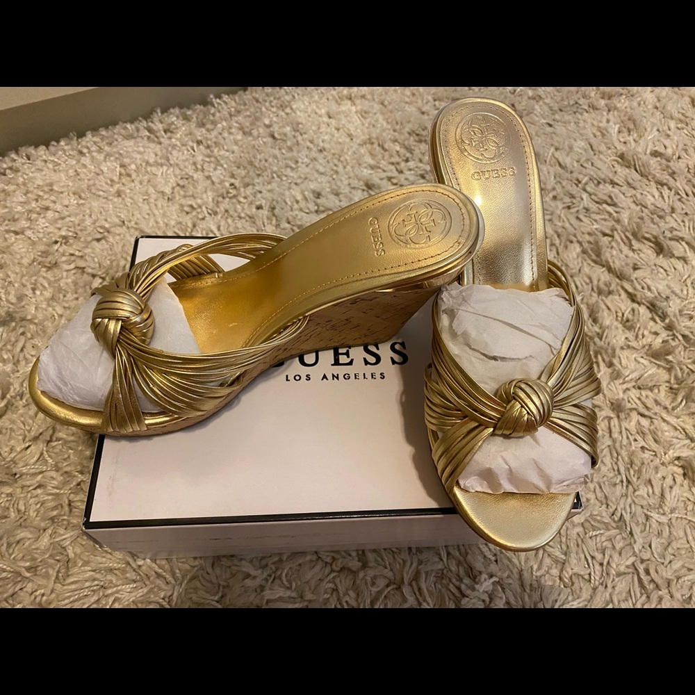 Women’s Shoes.